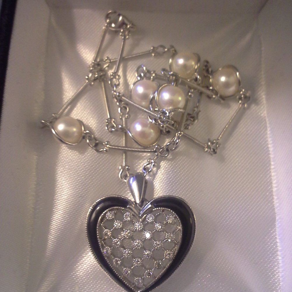 White Gold Heart Necklace wi Diamonds,Pearl& Onyx - Picture 2 of 12